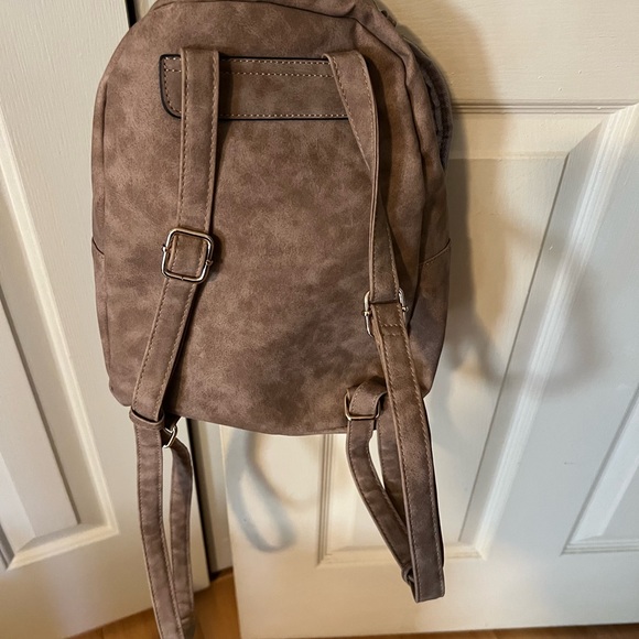 Elegant Brown Backpack - Picture 2 of 3
